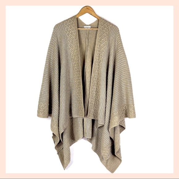 LAKE SHORE DRIVE Sweaters - LAKE SHORE DRIVE knit tan / gold poncho one size